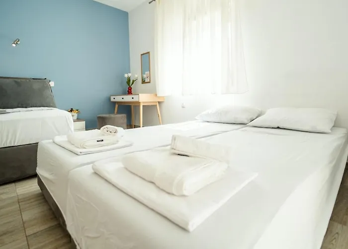 Seaside In Nea Peramos, Sleeps 4 * Néa Péramos