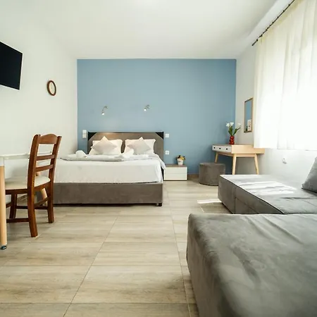 Seaside In Nea Peramos, Private Parking, Sleeps 4