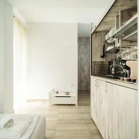 アパート Seaside In Nea Peramos, Sleeps 4 *